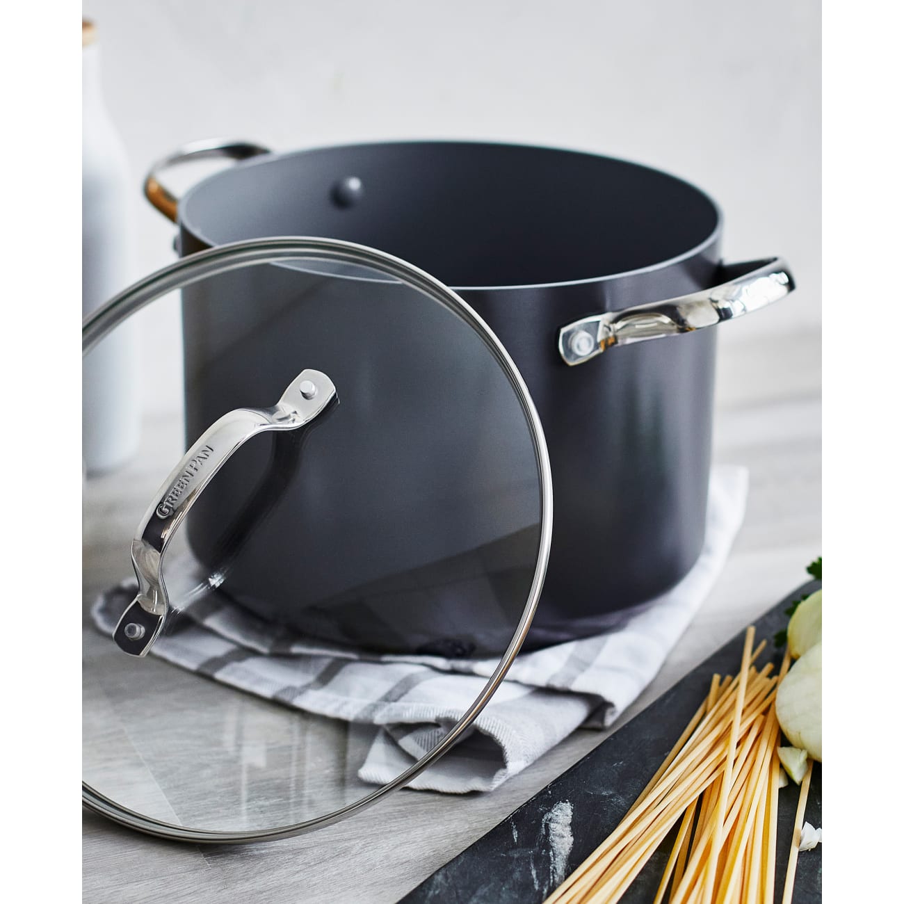 Valencia Pro Nonstick Ceramic Stockpot